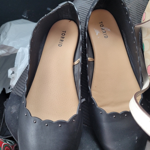 Black flats - Picture 2 of 3